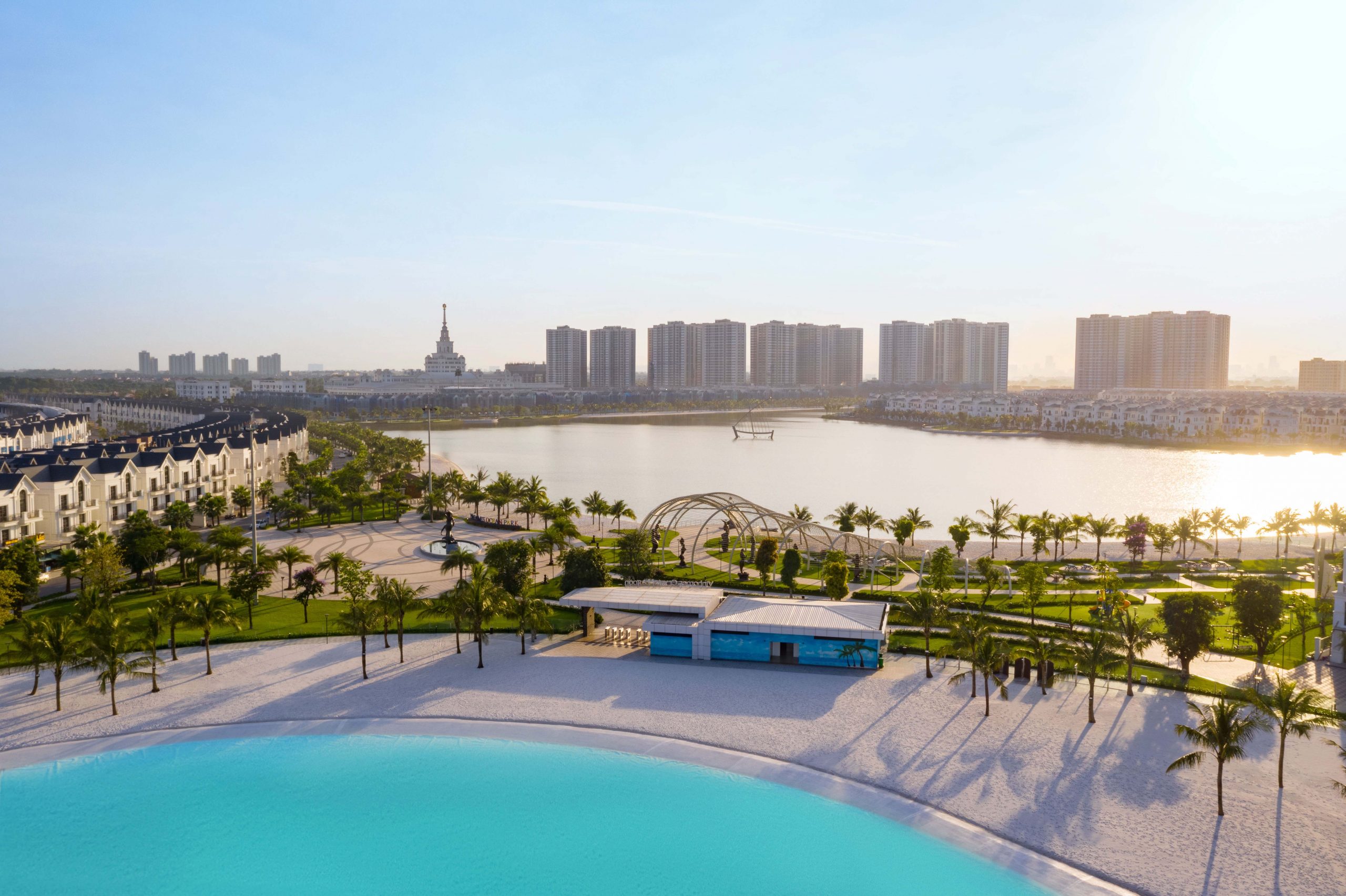 Biển hồ ở Vinhomes Ocean Park, biển hồ ở Vinhomes Ocean Park, Đẳng cấp kiến tạo cảnh quan, Hồ Ngọc Trai rộng lớn, Chèo thuyền Kayak, VinBus 24h trải nghiệm biển hồ ở Vinhomes Ocean Park