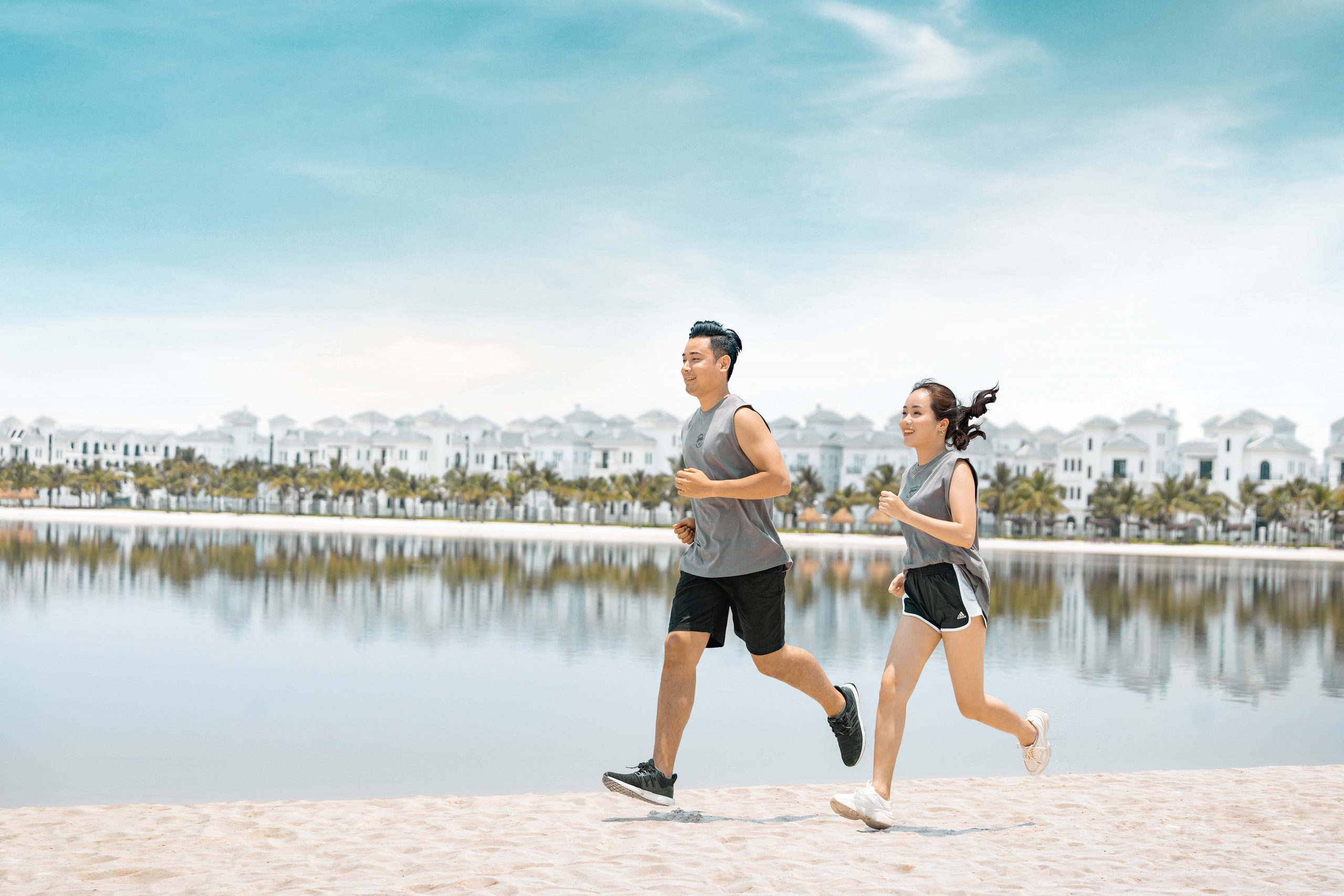 Biển hồ ở Vinhomes Ocean Park, biển hồ ở Vinhomes Ocean Park, Đẳng cấp kiến tạo cảnh quan, Hồ Ngọc Trai rộng lớn, Chèo thuyền Kayak, VinBus 24h trải nghiệm biển hồ ở Vinhomes Ocean Park