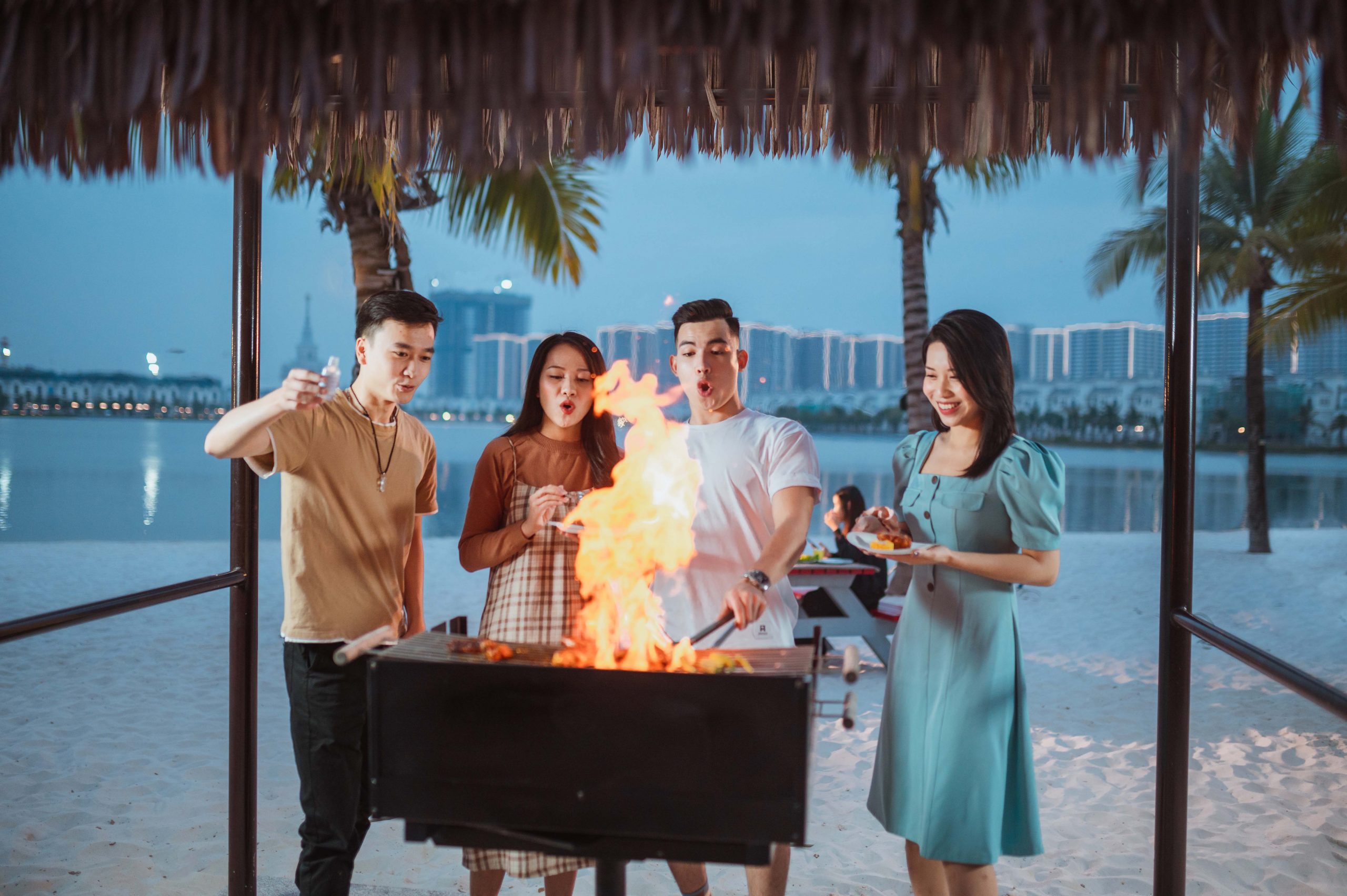 Biển hồ ở Vinhomes Ocean Park, biển hồ ở Vinhomes Ocean Park, Đẳng cấp kiến tạo cảnh quan, Hồ Ngọc Trai rộng lớn, Chèo thuyền Kayak, VinBus 24h trải nghiệm biển hồ ở Vinhomes Ocean Park